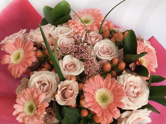 Shades Of Pink 20-Stem Bouquets